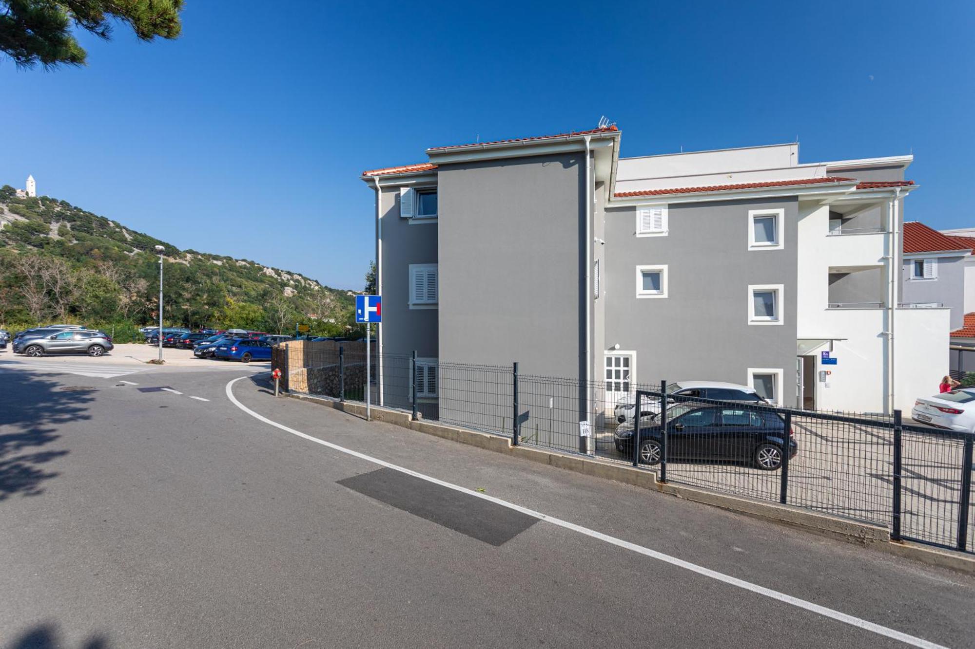 Apartments Crnekovic Tomislava 8A Baska  Bagian luar foto