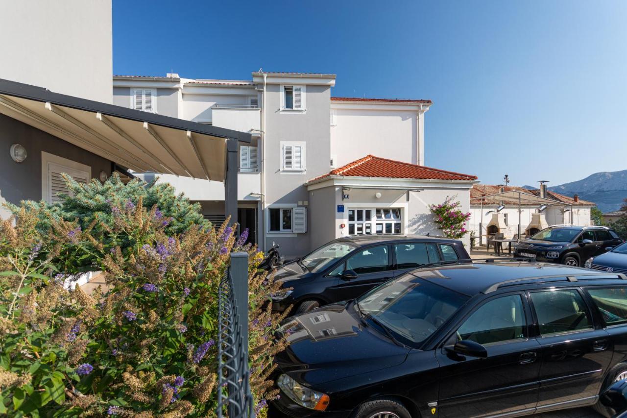 Apartments Crnekovic Tomislava 8A Baska  Bagian luar foto