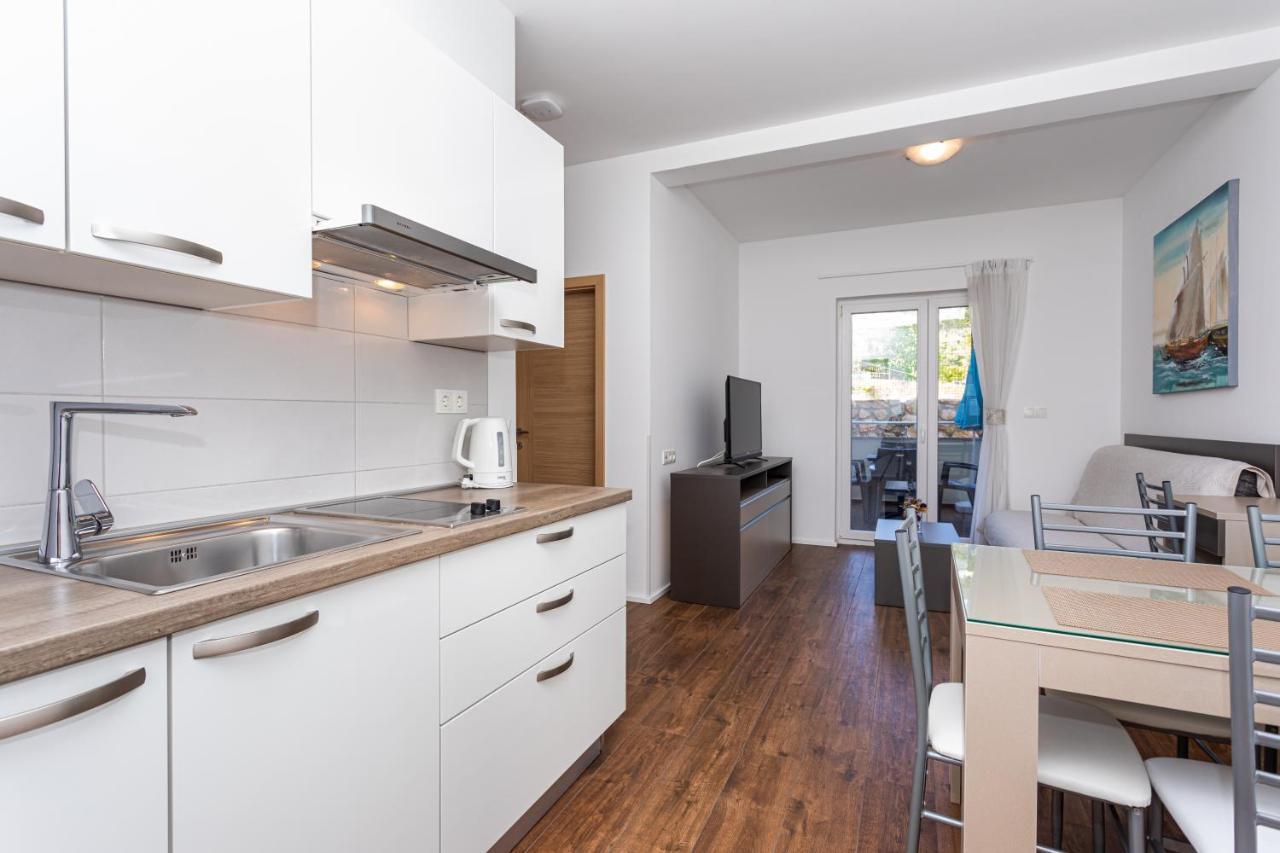 Apartments Crnekovic Tomislava 8A Baska  Bagian luar foto