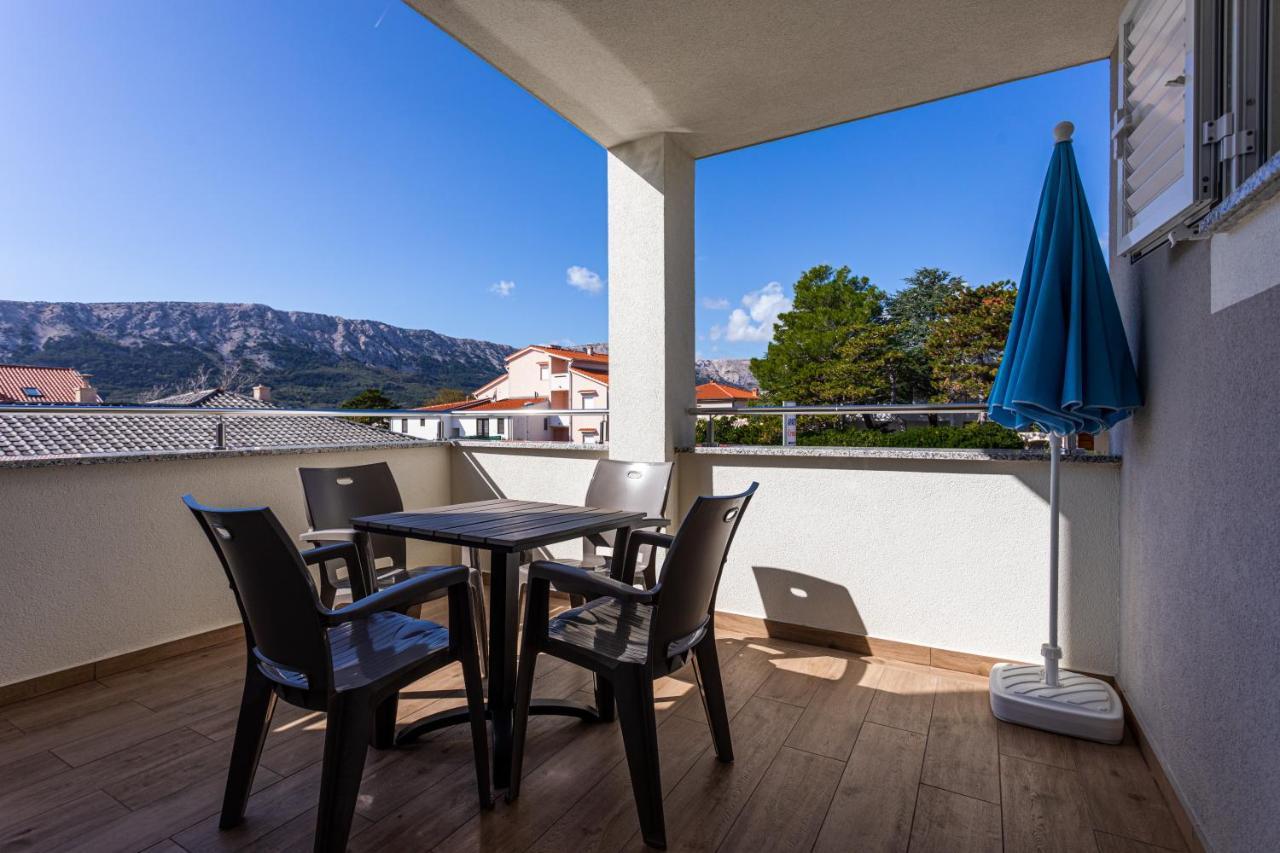 Apartments Crnekovic Tomislava 8A Baska  Bagian luar foto