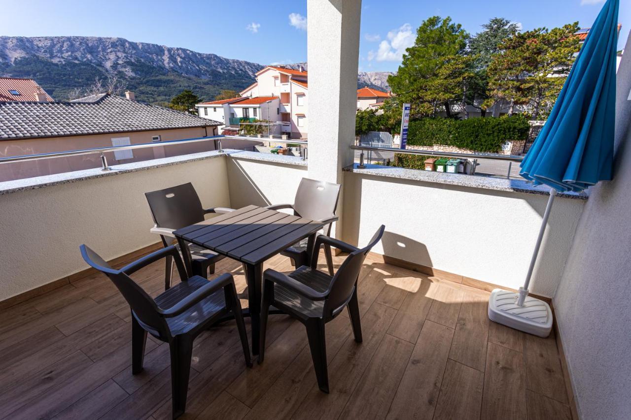 Apartments Crnekovic Tomislava 8A Baska  Bagian luar foto