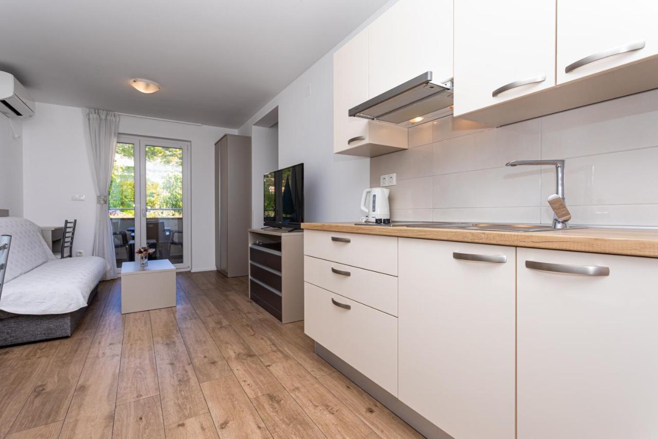 Apartments Crnekovic Tomislava 8A Baska  Bagian luar foto