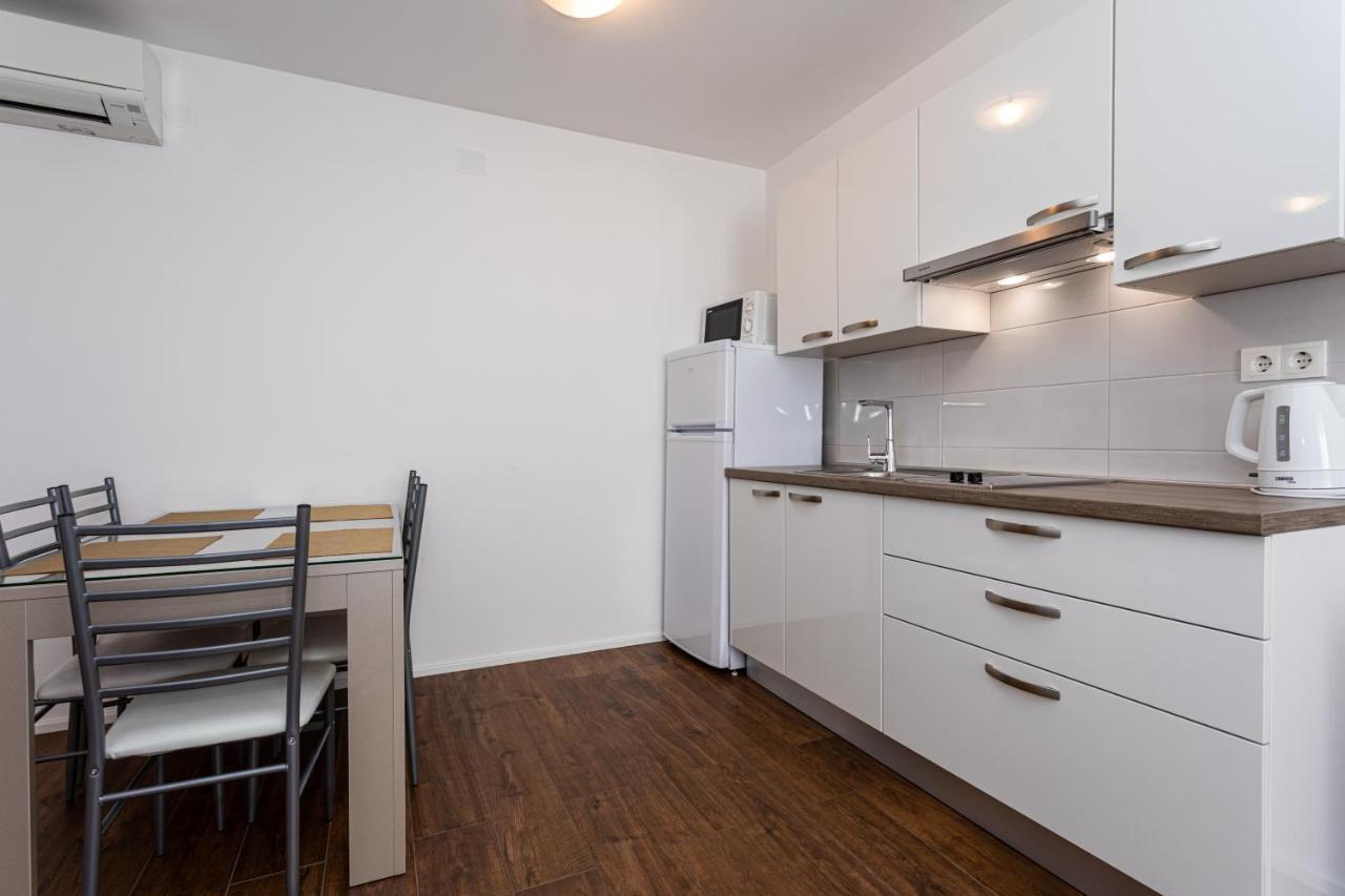 Apartments Crnekovic Tomislava 8A Baska  Bagian luar foto