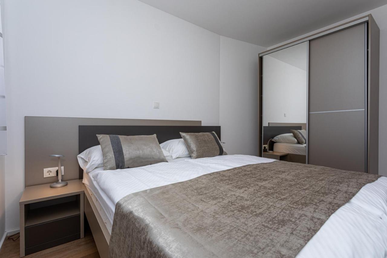 Apartments Crnekovic Tomislava 8A Baska  Bagian luar foto