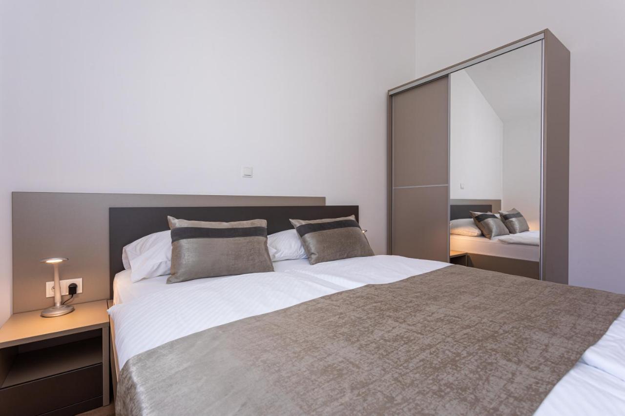 Apartments Crnekovic Tomislava 8A Baska  Bagian luar foto