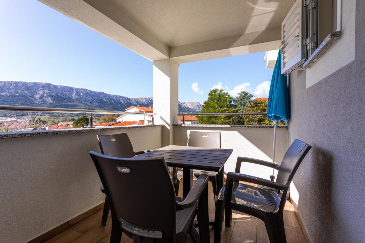Apartments Crnekovic Tomislava 8A Baska  Bagian luar foto