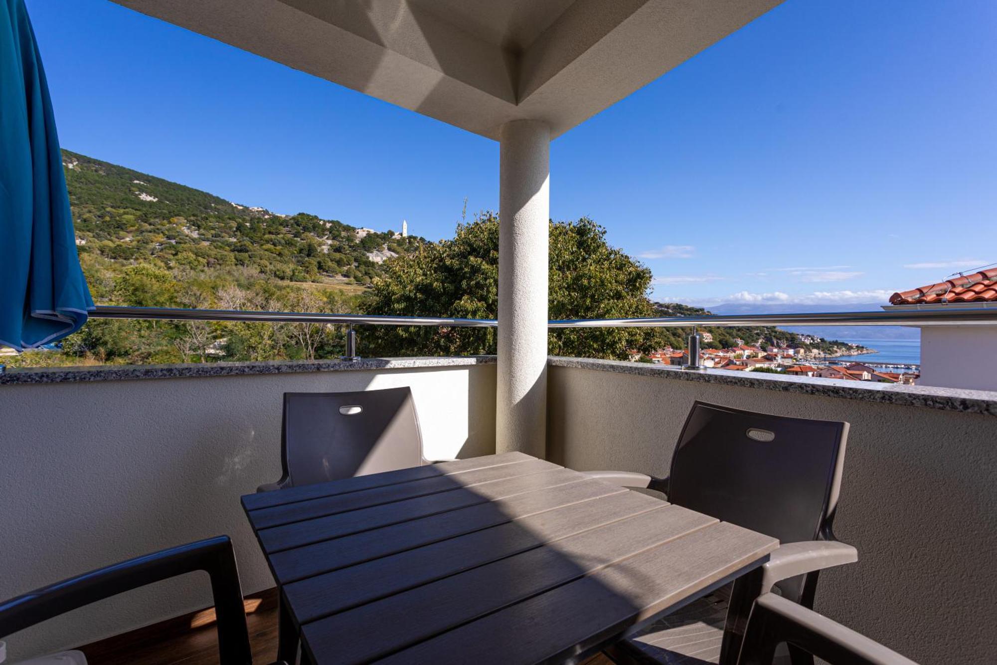 Apartments Crnekovic Tomislava 8A Baska  Bagian luar foto